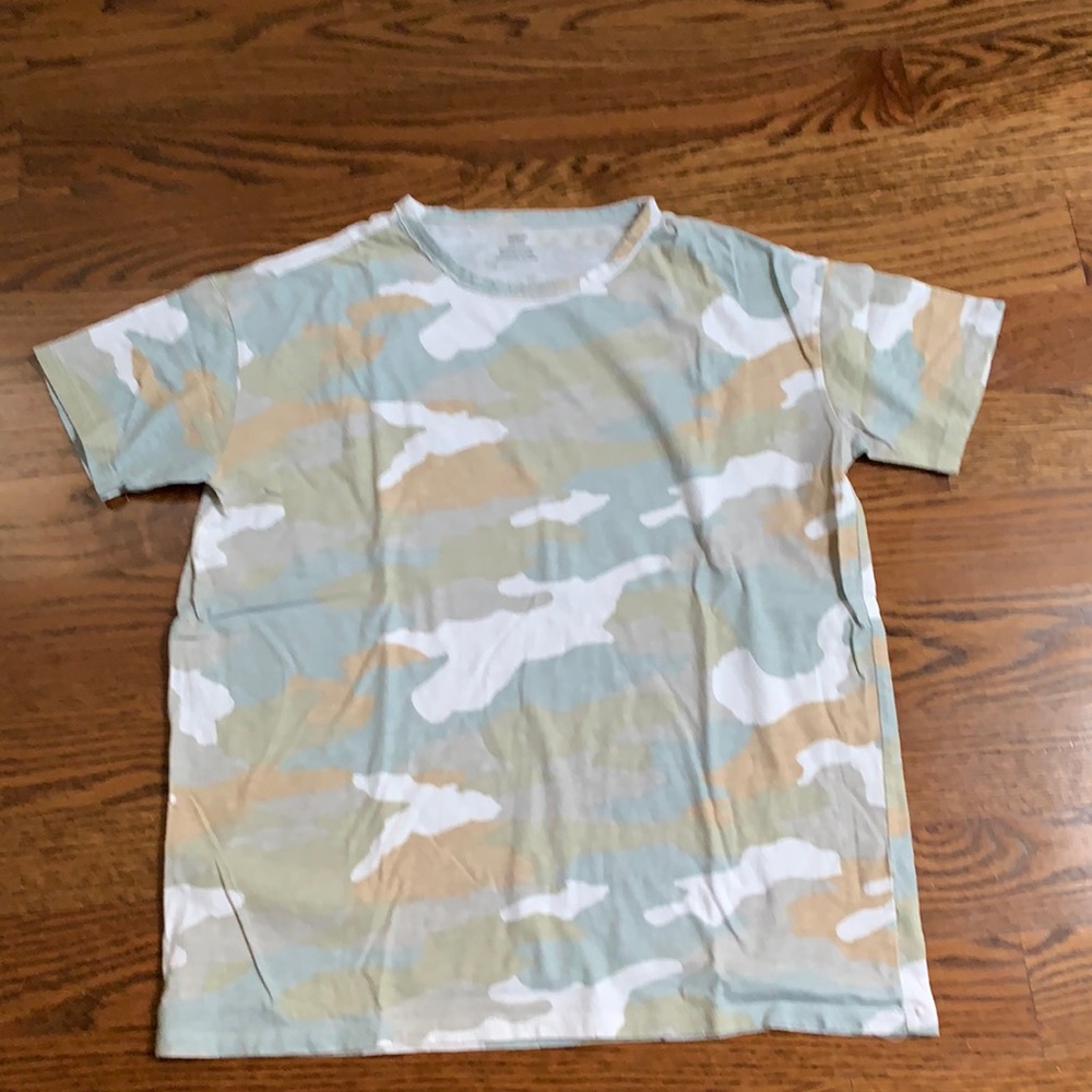 Aerie Camo T almost new!
